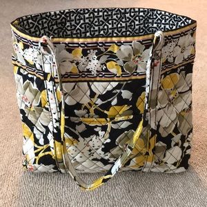 Vera Bradley tote in Dogwood